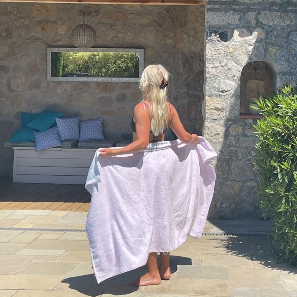 Djerf Avenue Summer Island Body Towel